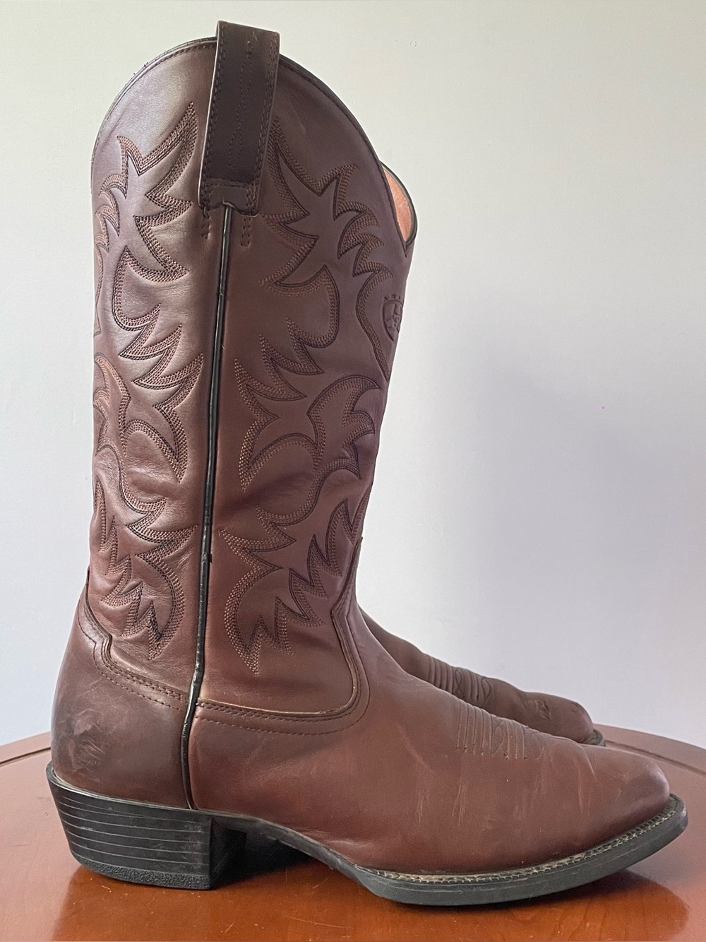Ariat Men's Heritage R Toe Western Boots | US 9.5 EE